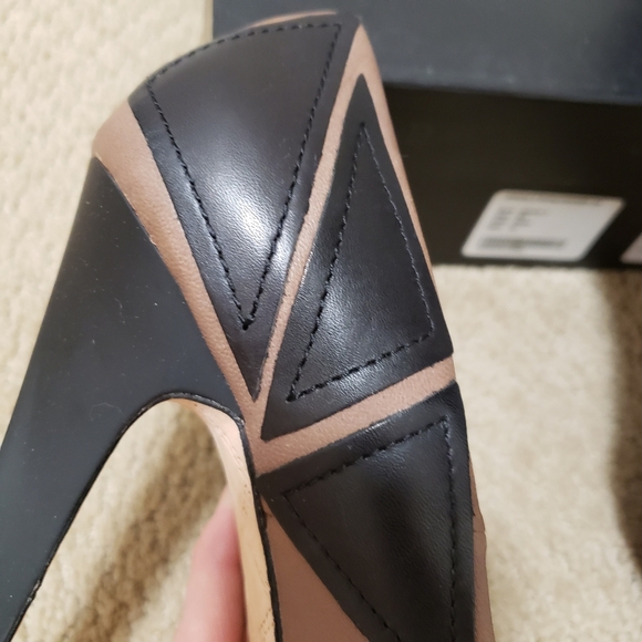 New in box L.A.M.B. Heels sz. 10 - Picture 6 of 7